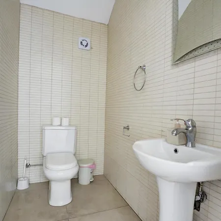 Villa Nissi Ourania *