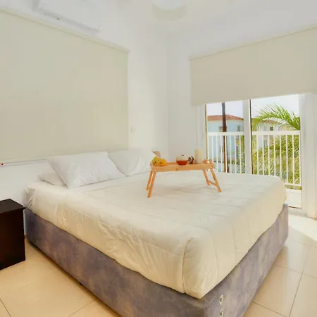 Nissi Ourania Villa *