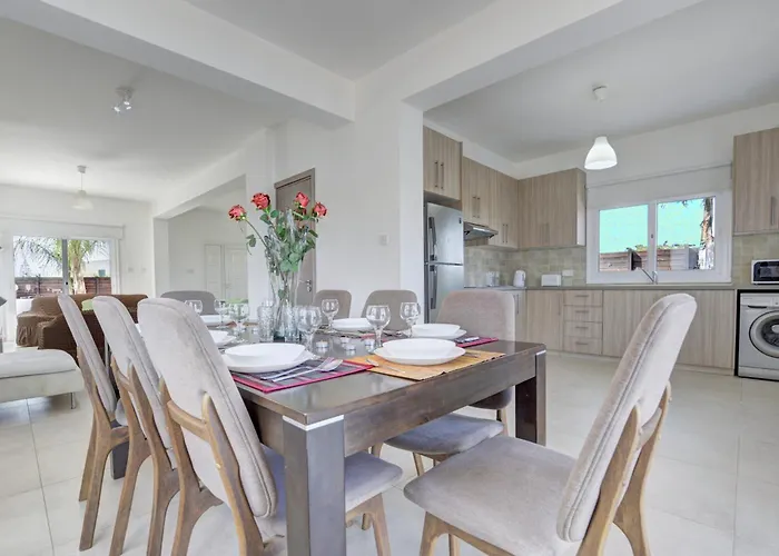 Vila Nissi Ourania Ayia Napa