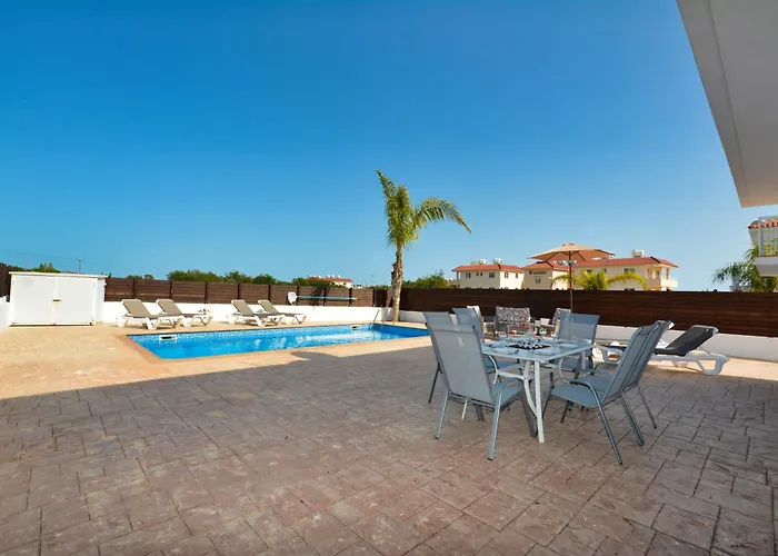 Vila Nissi Ourania *