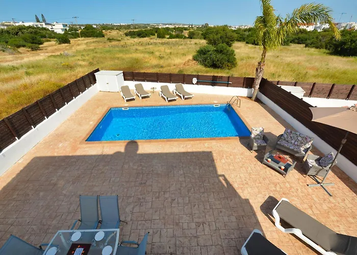 Vila Nissi Ourania *