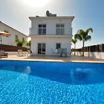 Villa Nissi Ourania
