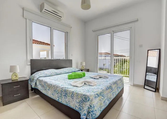 Nissi Ourania 아이아 나파